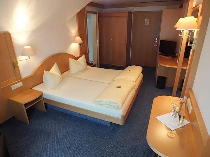 Achkarrer Krone Hotel Achkarren Buitenkant foto